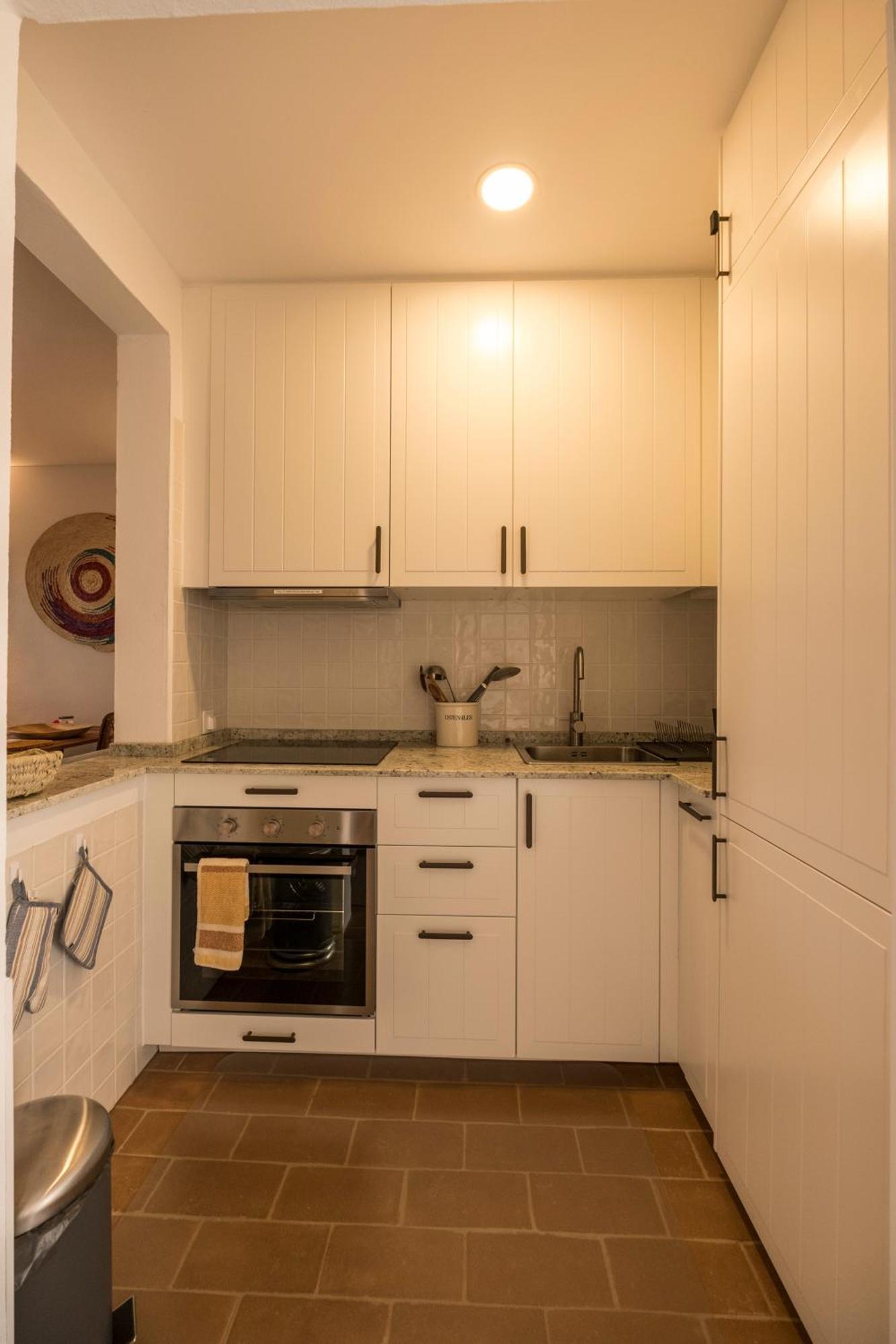 Cozy Beach Apartment W/ Sea View, Free Parking & Ac Carvoeiro  Exterior foto
